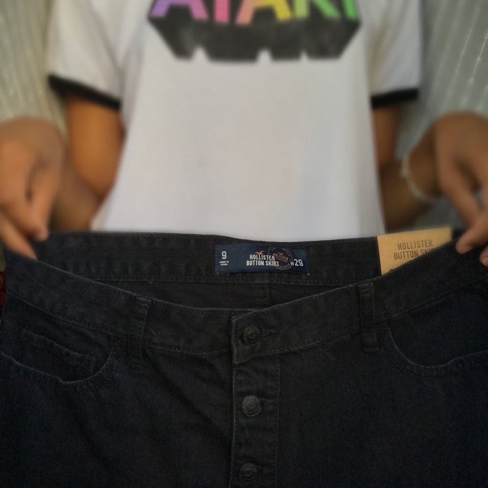 black button-down skirt 🎱